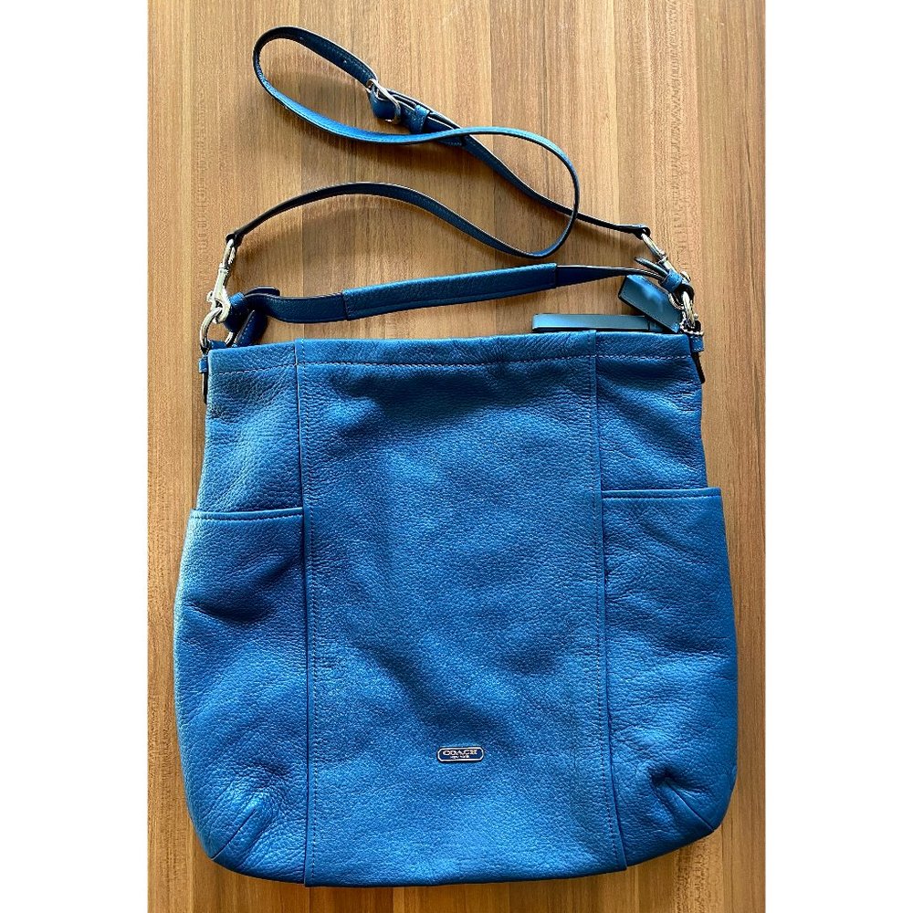 Coach Leather Shoulder Bag in Blue with Removable Strap